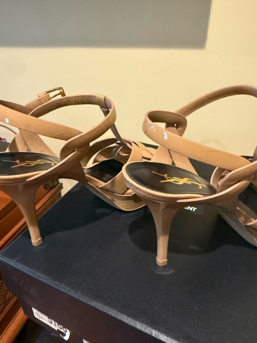 YSL Nude Patent Platform T-Strap High Heel Sandals - Picture 9 of 12